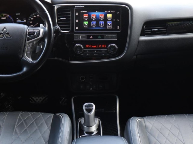 Mitsubishi Outlander  2.4 PHEV 