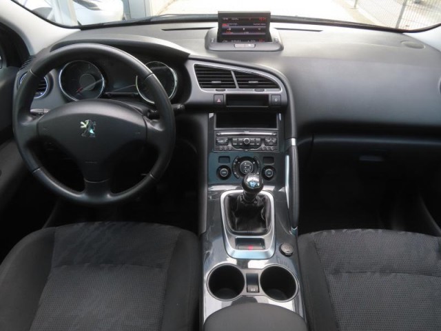 Peugeot 3008  2.0 HDi 