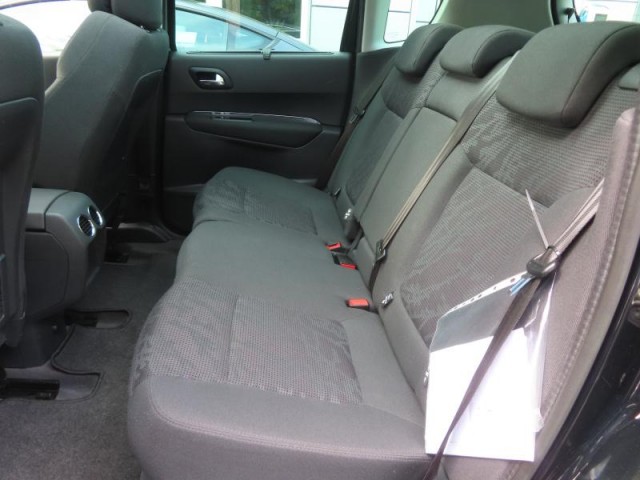 Peugeot 3008  2.0 HDi 