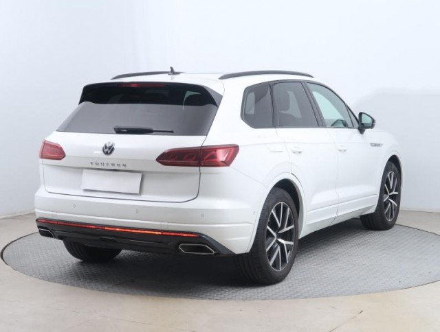 Volkswagen Touareg  3.0 TDI R-Line