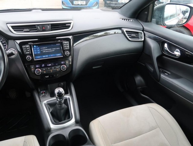 Nissan Qashqai  1.2 DIG-T 