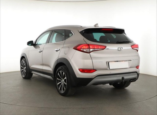 Hyundai Tucson  2.0 CRDi 