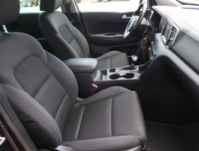 Kia Sportage  2.0 CRDi 