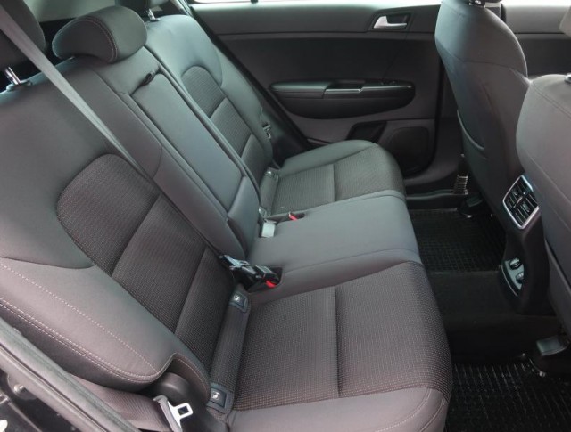 Kia Sportage  2.0 CRDi 