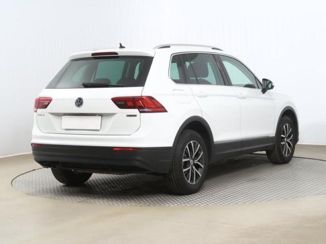 Volkswagen Tiguan  2.0 TSI Comfortline