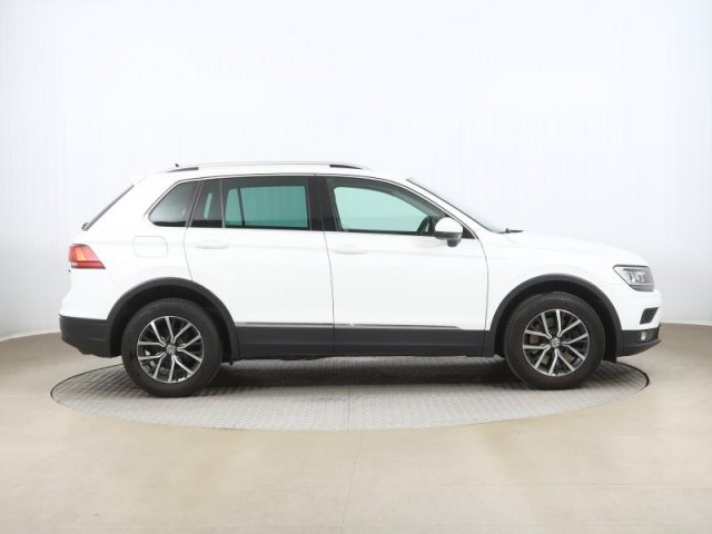 Volkswagen Tiguan  2.0 TSI Comfortline