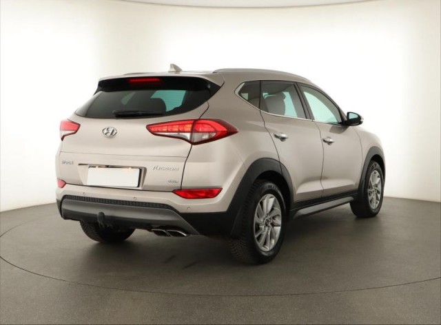 Hyundai Tucson  2.0 CRDi 