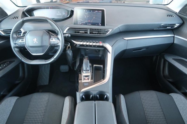 Peugeot 3008  1.5 BlueHDi 