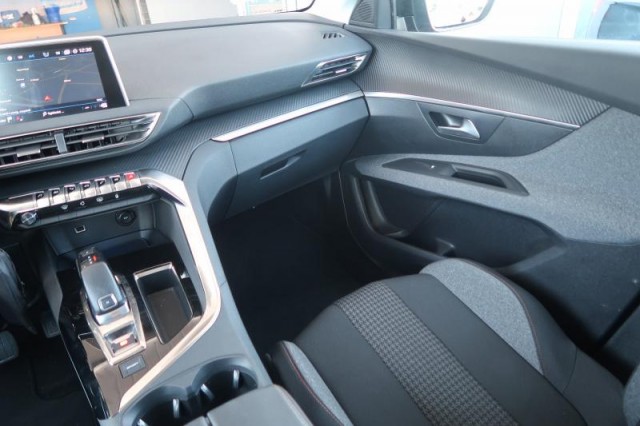 Peugeot 3008  1.5 BlueHDi 