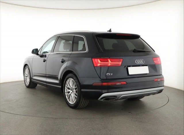 Audi Q7  3.0 TDI S-Line