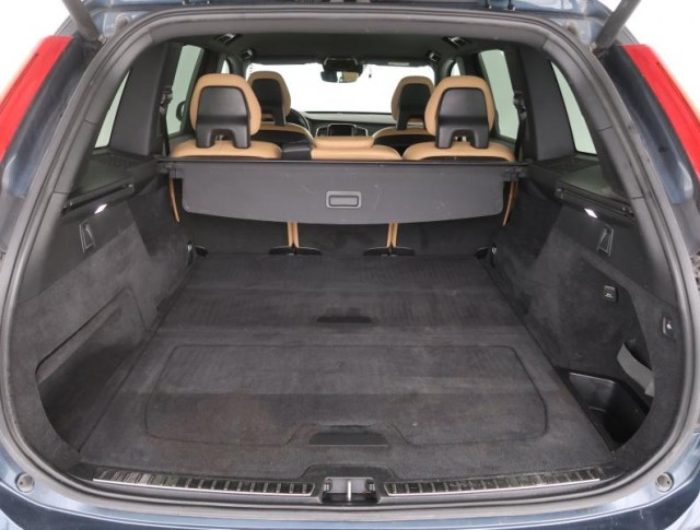 Volvo XC90  D5 AWD Momentum