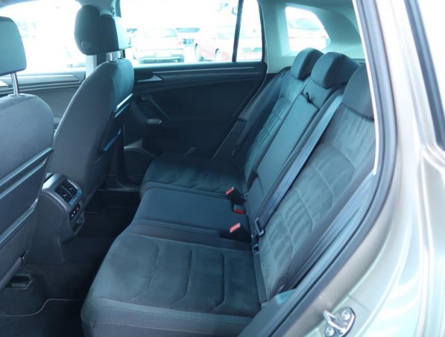 Volkswagen Tiguan  2.0 TSI 