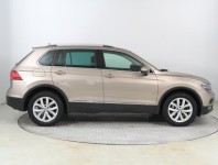 Volkswagen Tiguan  2.0 TSI 
