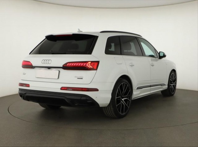 Audi Q7  50 TDI S-Line