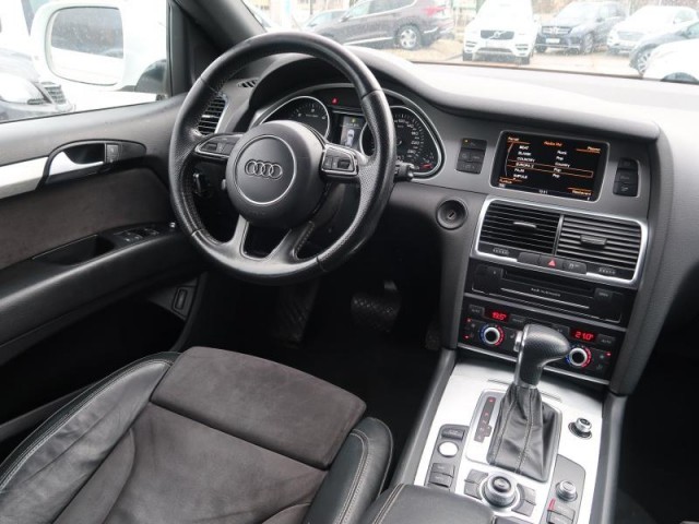 Audi Q7  3.0 TDI S-Line