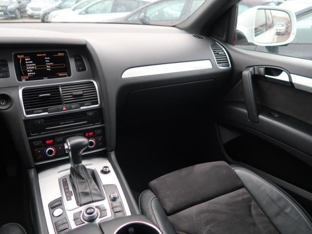 Audi Q7  3.0 TDI S-Line
