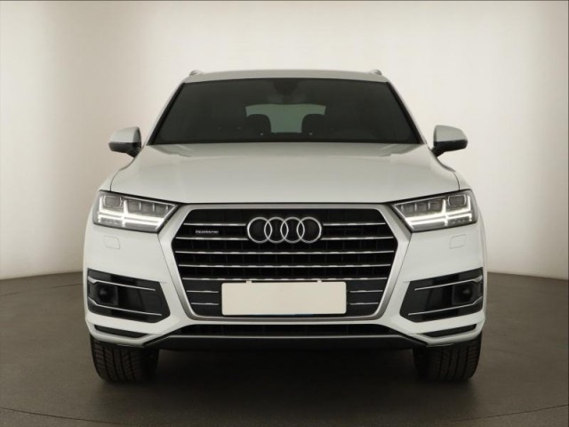 Audi Q7  3.0 TDI 