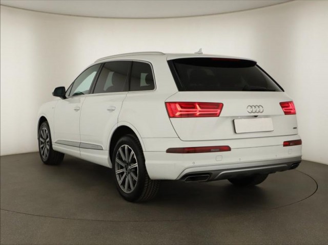 Audi Q7  3.0 TDI 