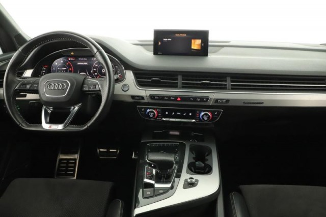 Audi Q7  3.0 TDI 