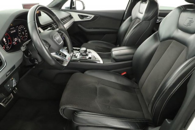 Audi Q7  3.0 TDI 