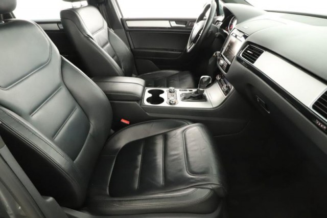 Volkswagen Touareg  3.0 TDI 