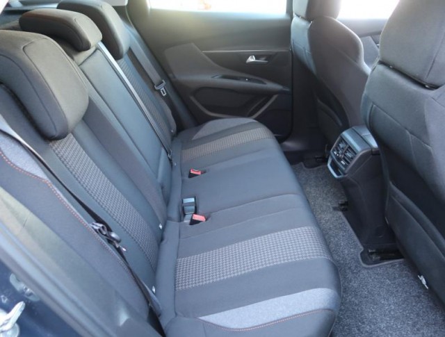 Peugeot 3008  1.2 PureTech 