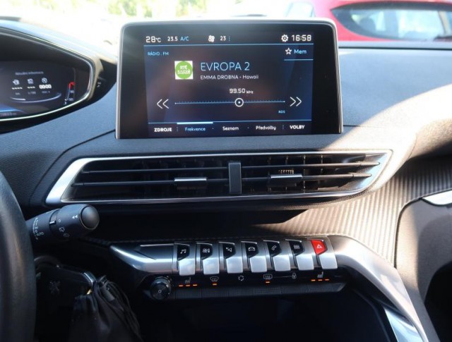 Peugeot 3008  1.2 PureTech 