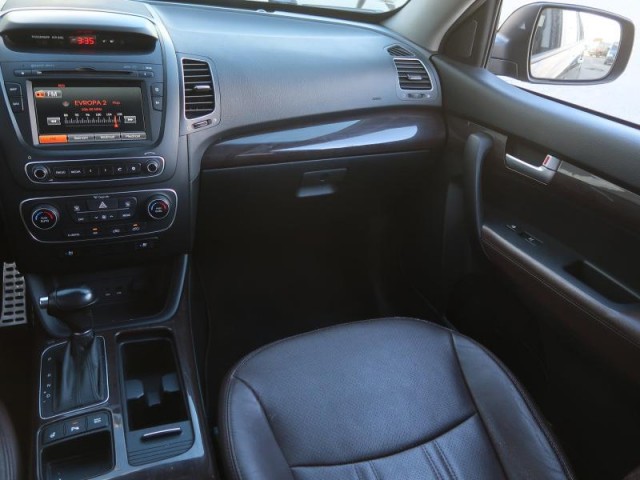 Kia Sorento  2.2 CRDi 