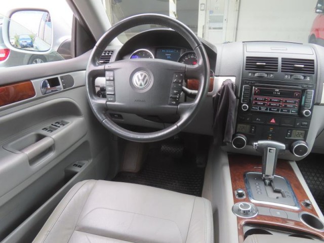 Volkswagen Touareg  3.0 TDI 