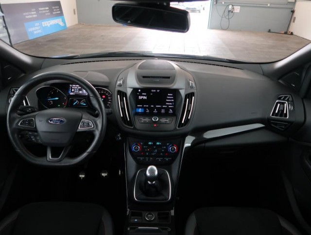 Ford Kuga  2.0 TDCi ST-Line