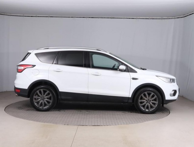 Ford Kuga  1.5 EcoBoost Titanium