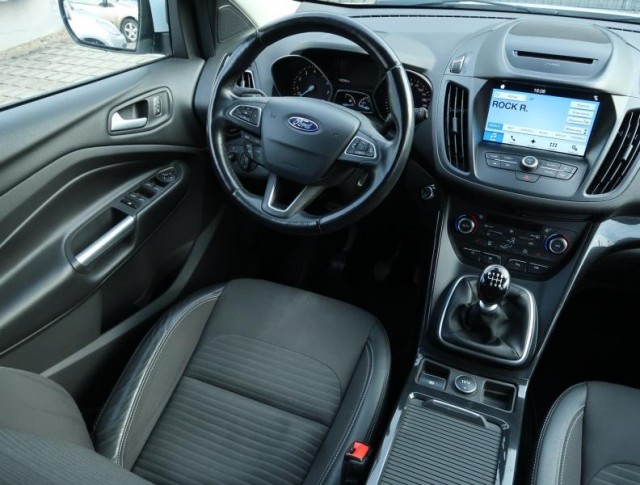 Ford Kuga  1.5 EcoBoost Titanium