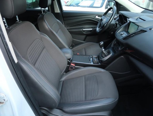 Ford Kuga  1.5 EcoBoost Titanium