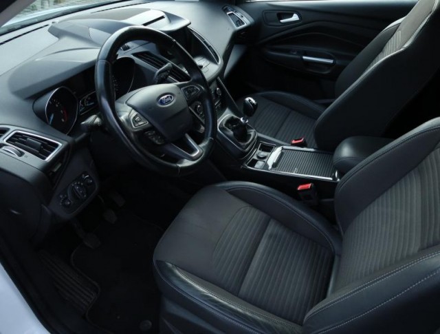 Ford Kuga  1.5 EcoBoost Titanium