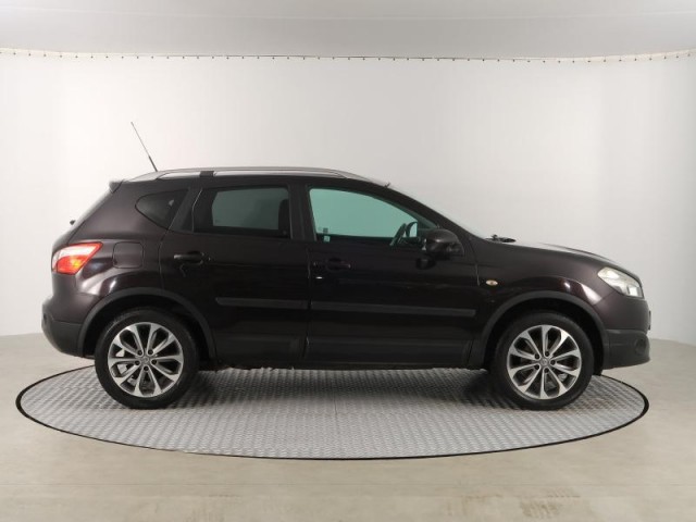 Nissan Qashqai  1.6 
