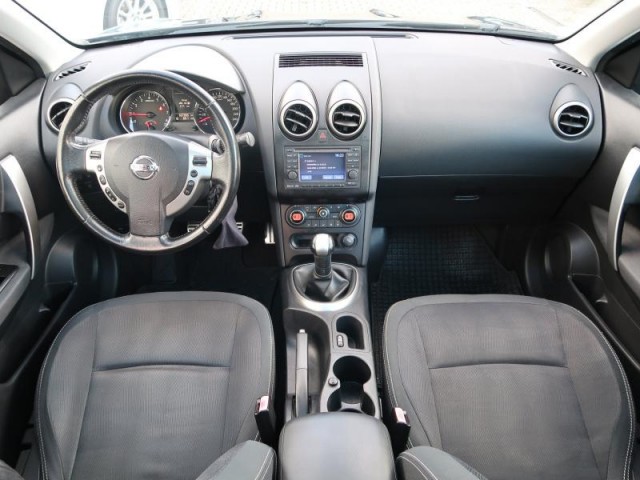 Nissan Qashqai  1.6 
