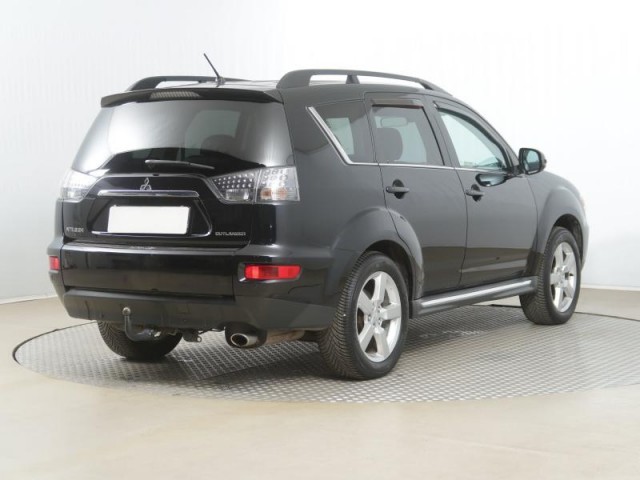 Mitsubishi Outlander  2.4 MIVEC 