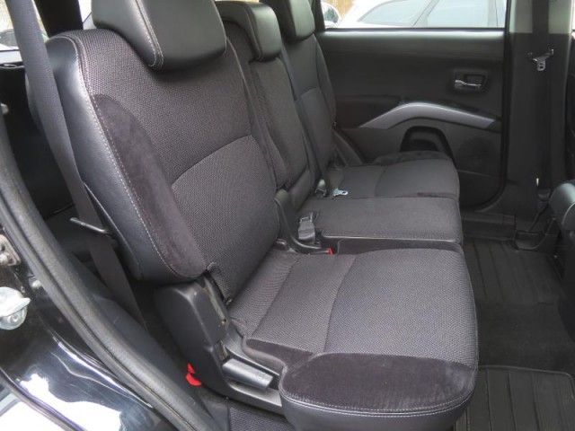Mitsubishi Outlander  2.4 MIVEC 