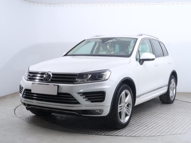 Volkswagen Touareg  3.0 TDI 