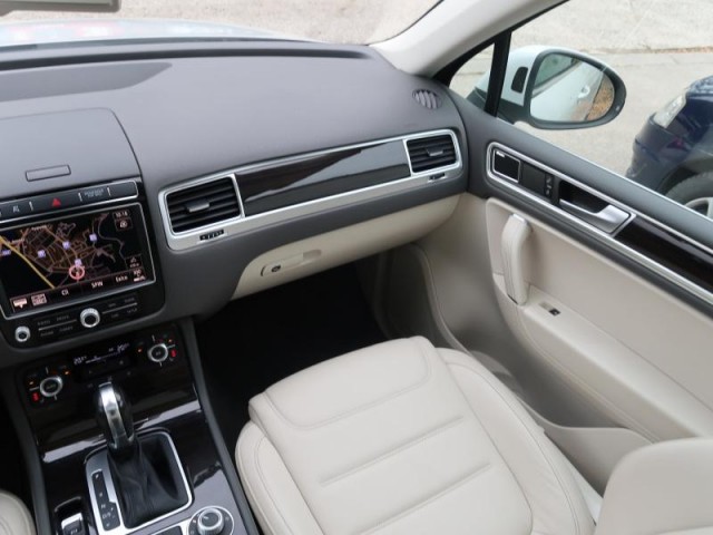 Volkswagen Touareg  3.0 TDI 