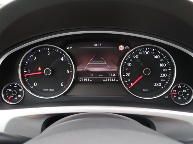 Volkswagen Touareg  3.0 TDI 
