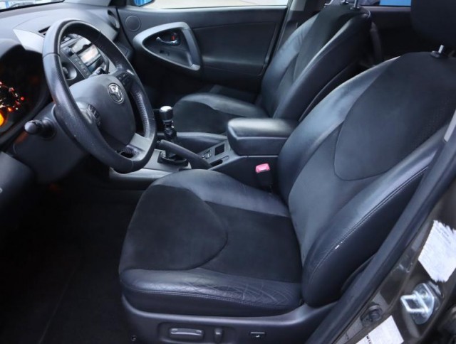 Toyota RAV 4  2.2 D-4D 