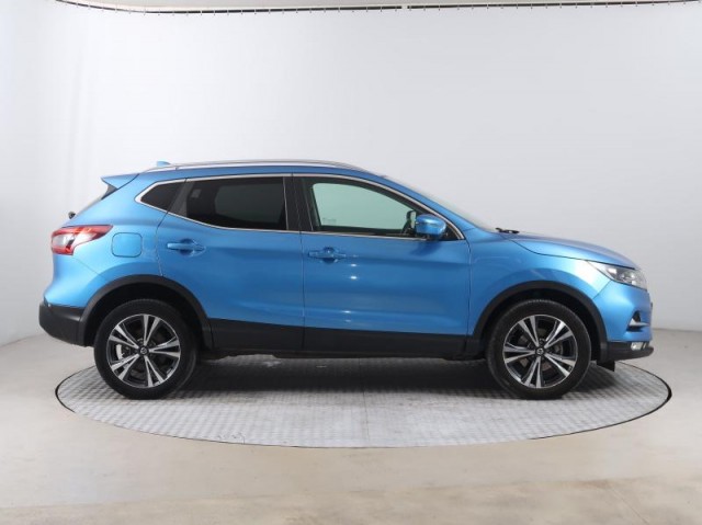 Nissan Qashqai  1.3 DIG-T N-Connecta