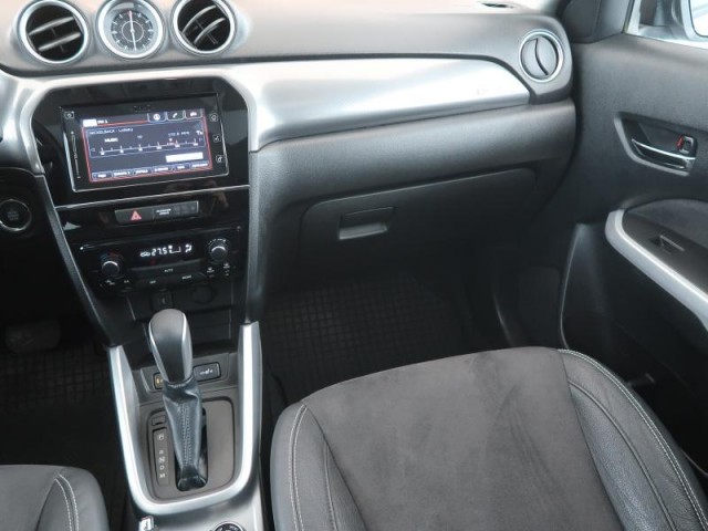 Suzuki Vitara  1.6 VVT Elegance