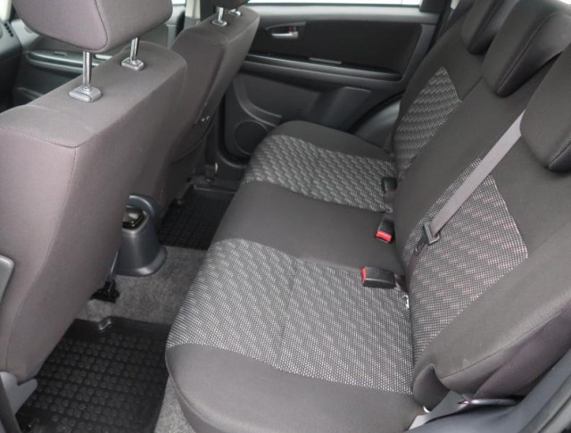 Suzuki SX4  1.6 VVT GL