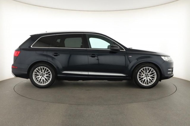 Audi Q7  3.0 TDI S-Line