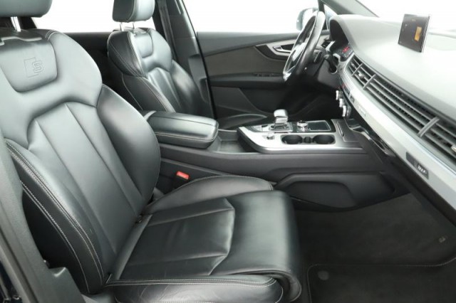Audi Q7  3.0 TDI S-Line