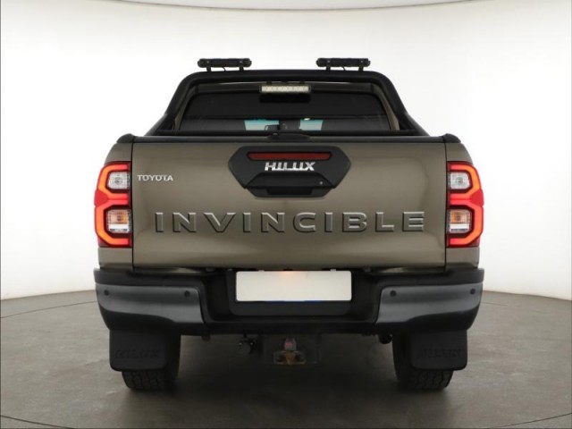 Toyota Hilux  2.8 D-4D Invincible