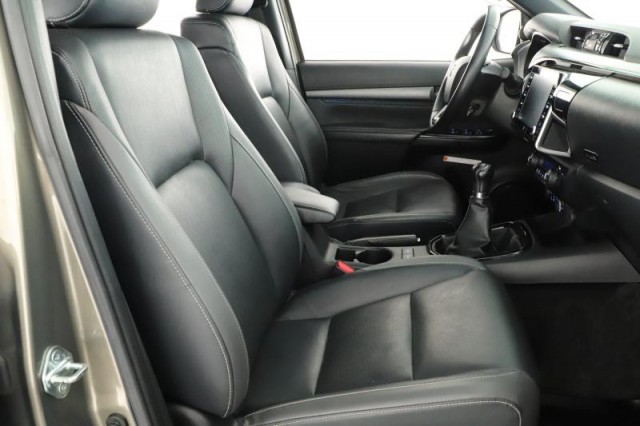 Toyota Hilux  2.8 D-4D Invincible