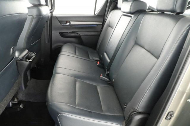 Toyota Hilux  2.8 D-4D Invincible